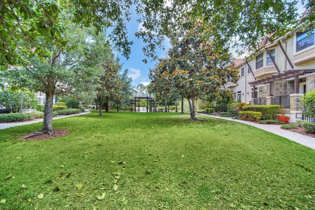 Cozy & Elegant 4Br Enchanted Townhouse - 1 Mile To Disney With Resort Pool, Gym, & Jacuzzi オーランド エクステリア 写真