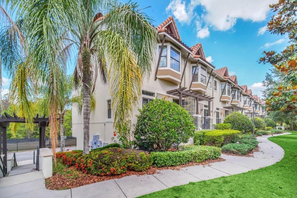 Cozy & Elegant 4Br Enchanted Townhouse - 1 Mile To Disney With Resort Pool, Gym, & Jacuzzi オーランド エクステリア 写真