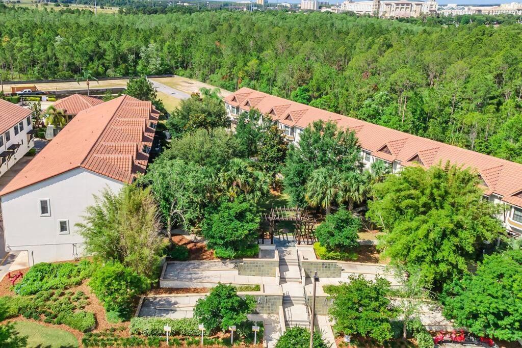 Cozy & Elegant 4Br Enchanted Townhouse - 1 Mile To Disney With Resort Pool, Gym, & Jacuzzi オーランド エクステリア 写真