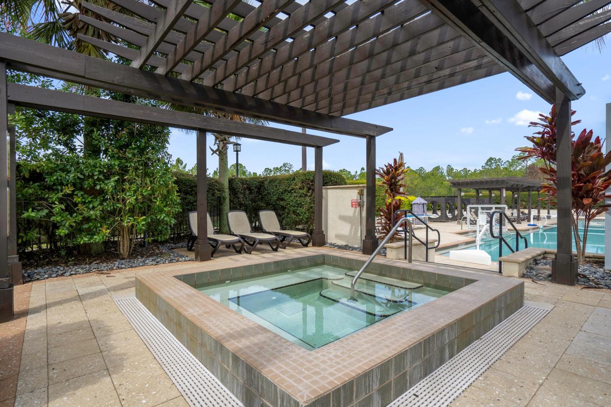Cozy & Elegant 4Br Enchanted Townhouse - 1 Mile To Disney With Resort Pool, Gym, & Jacuzzi オーランド エクステリア 写真