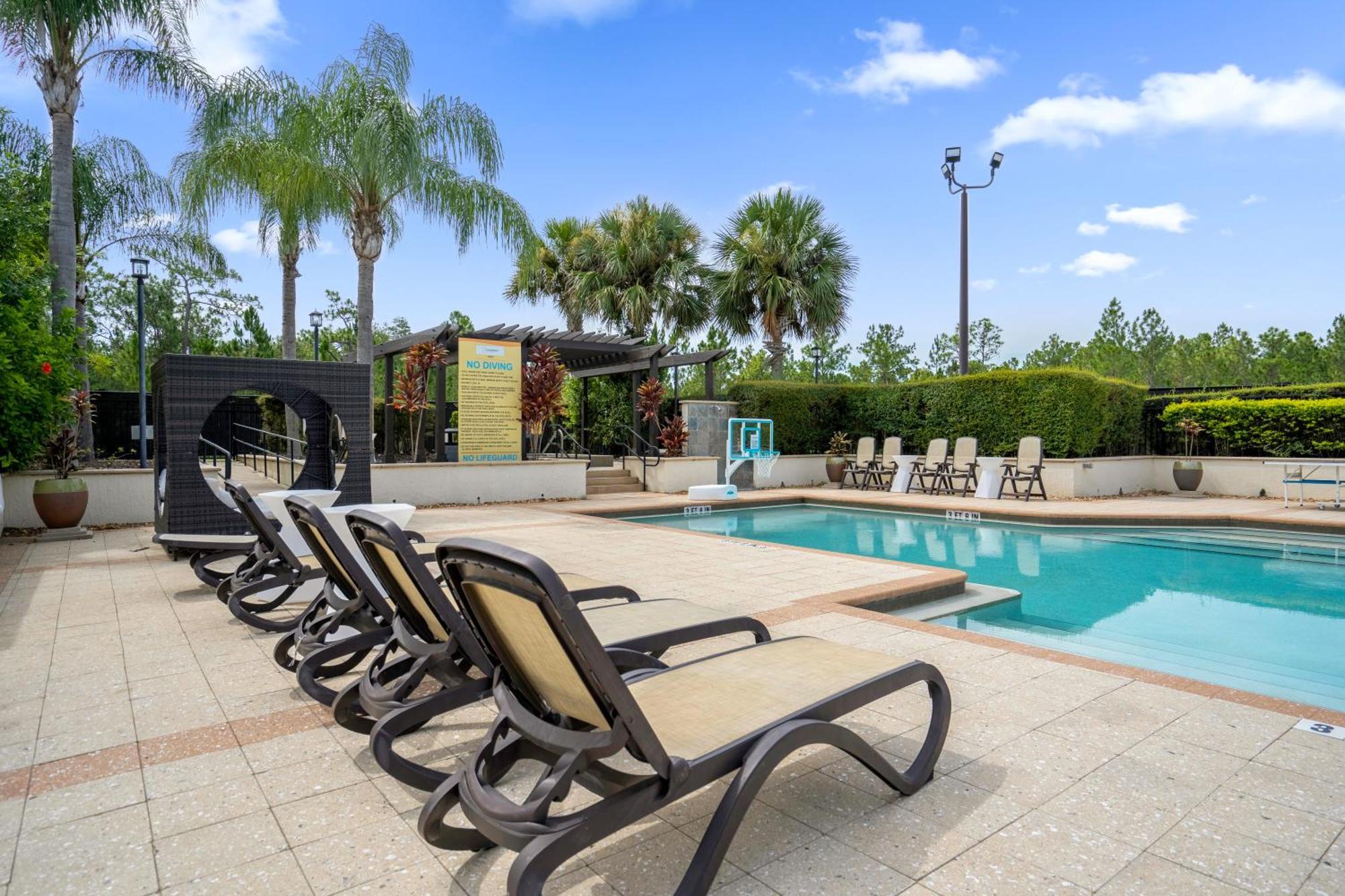 Cozy & Elegant 4Br Enchanted Townhouse - 1 Mile To Disney With Resort Pool, Gym, & Jacuzzi オーランド エクステリア 写真