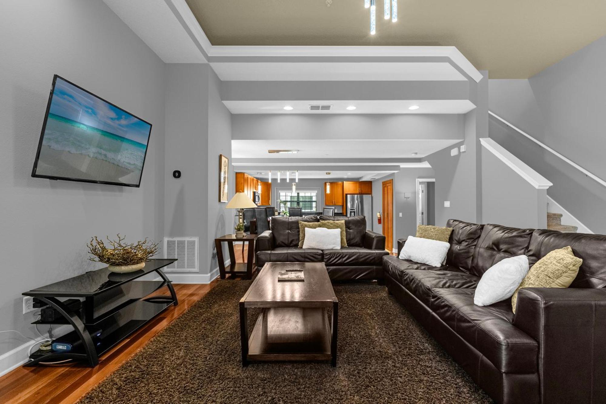Cozy & Elegant 4Br Enchanted Townhouse - 1 Mile To Disney With Resort Pool, Gym, & Jacuzzi オーランド エクステリア 写真