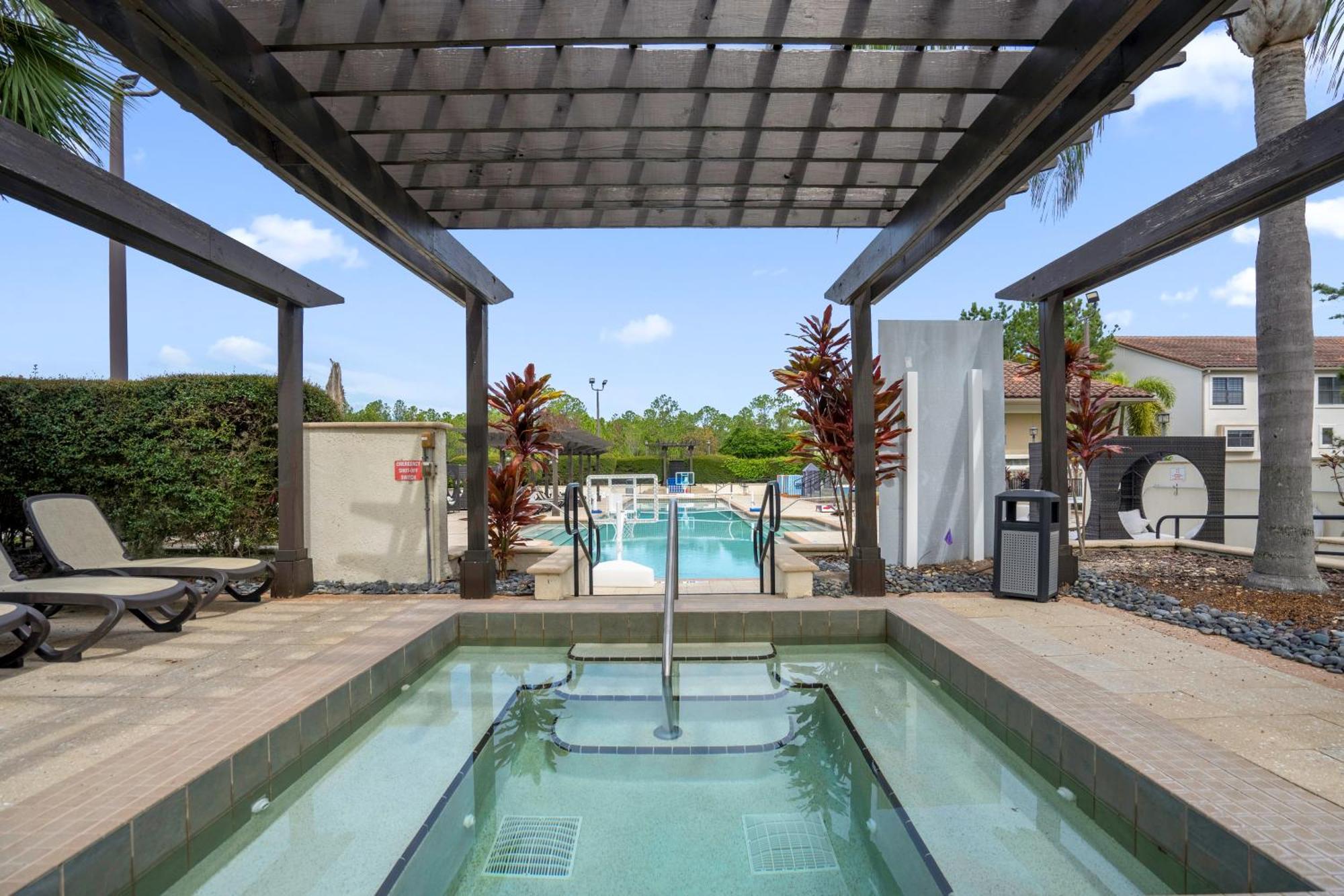 Cozy & Elegant 4Br Enchanted Townhouse - 1 Mile To Disney With Resort Pool, Gym, & Jacuzzi オーランド エクステリア 写真