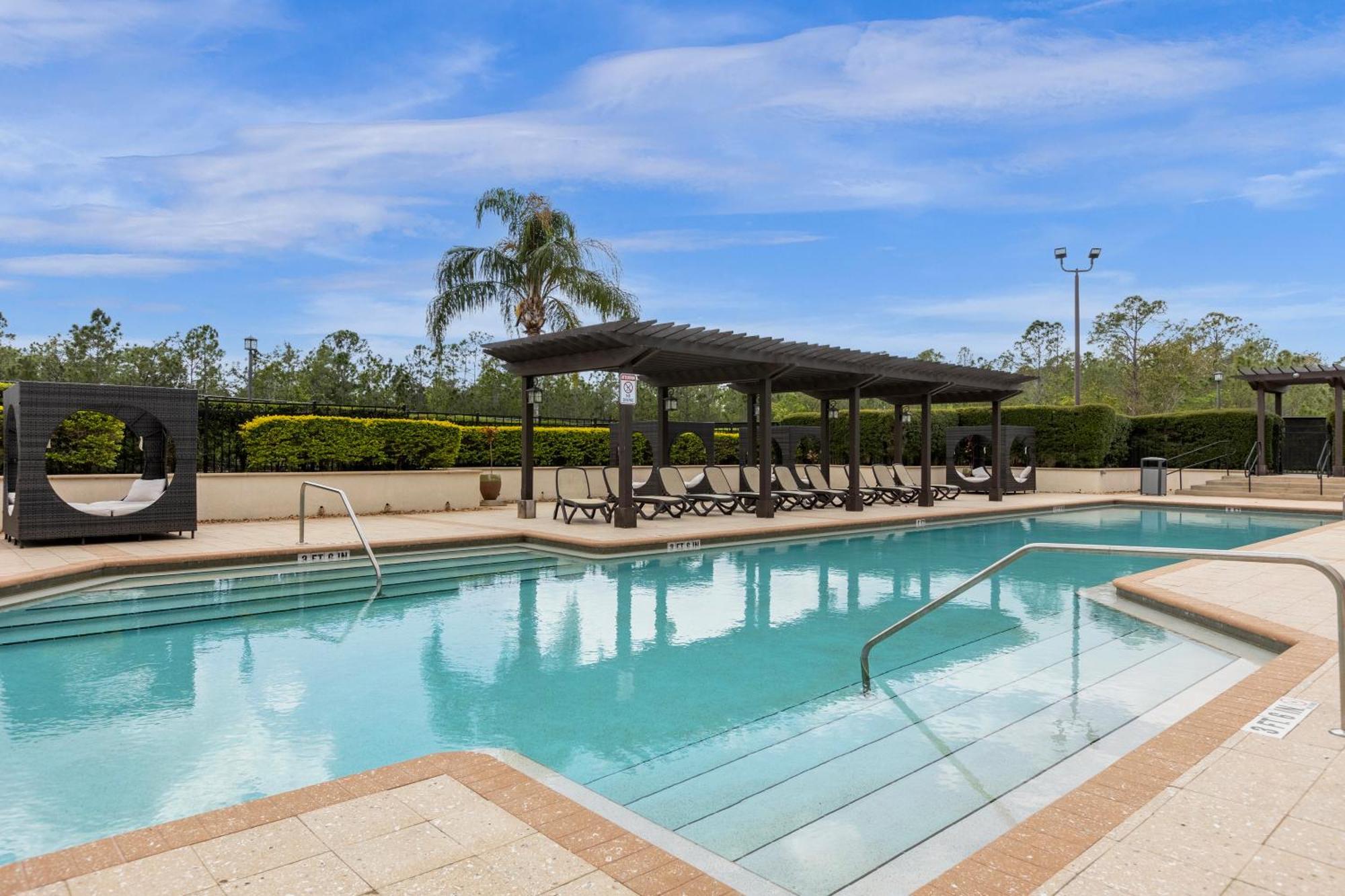 Cozy & Elegant 4Br Enchanted Townhouse - 1 Mile To Disney With Resort Pool, Gym, & Jacuzzi オーランド エクステリア 写真