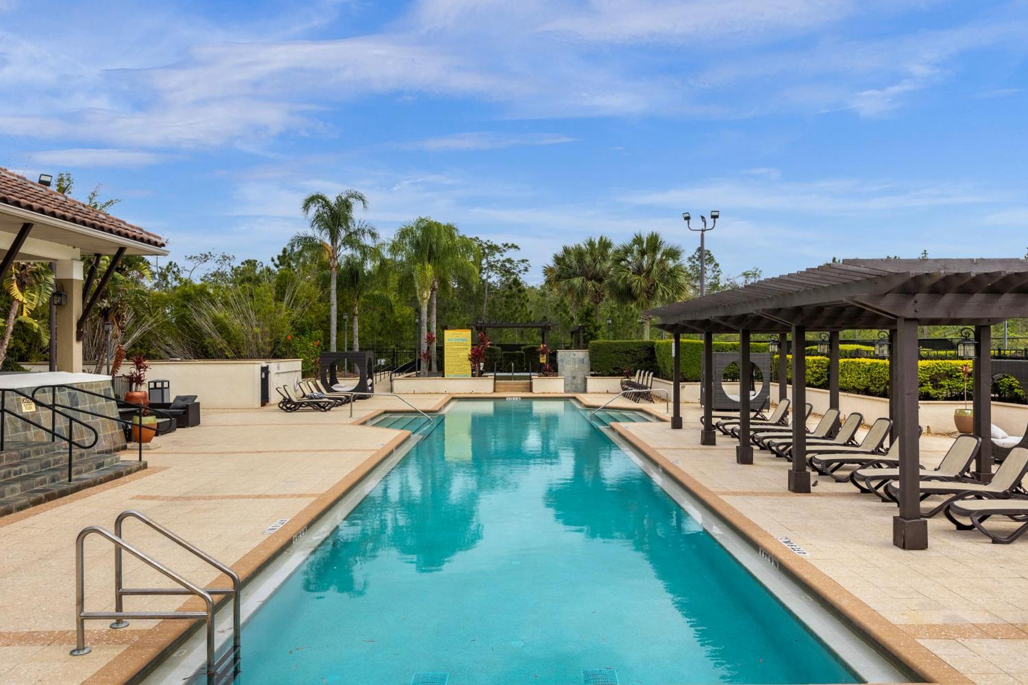 Cozy & Elegant 4Br Enchanted Townhouse - 1 Mile To Disney With Resort Pool, Gym, & Jacuzzi オーランド エクステリア 写真