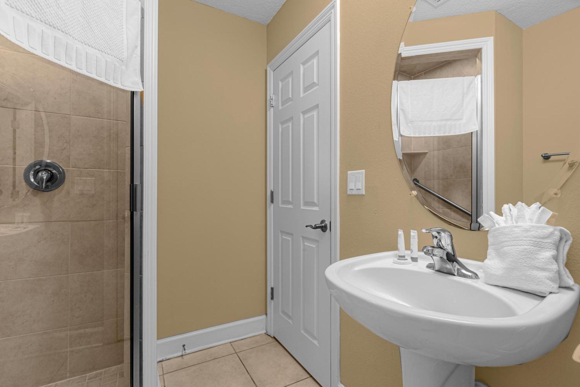 Cozy & Elegant 4Br Enchanted Townhouse - 1 Mile To Disney With Resort Pool, Gym, & Jacuzzi オーランド エクステリア 写真