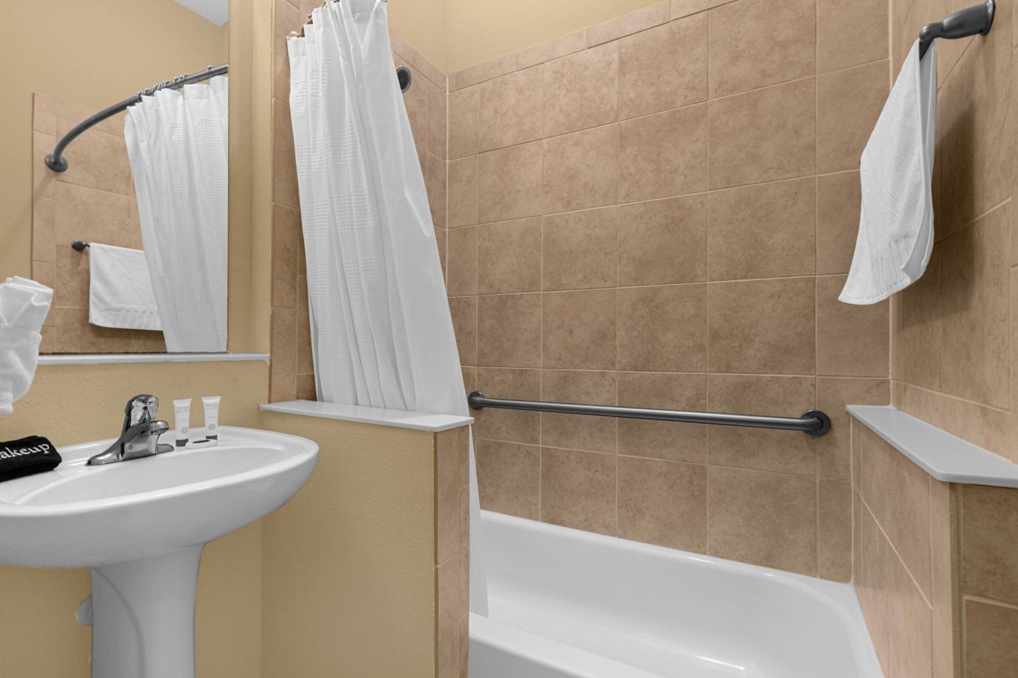 Cozy & Elegant 4Br Enchanted Townhouse - 1 Mile To Disney With Resort Pool, Gym, & Jacuzzi オーランド エクステリア 写真
