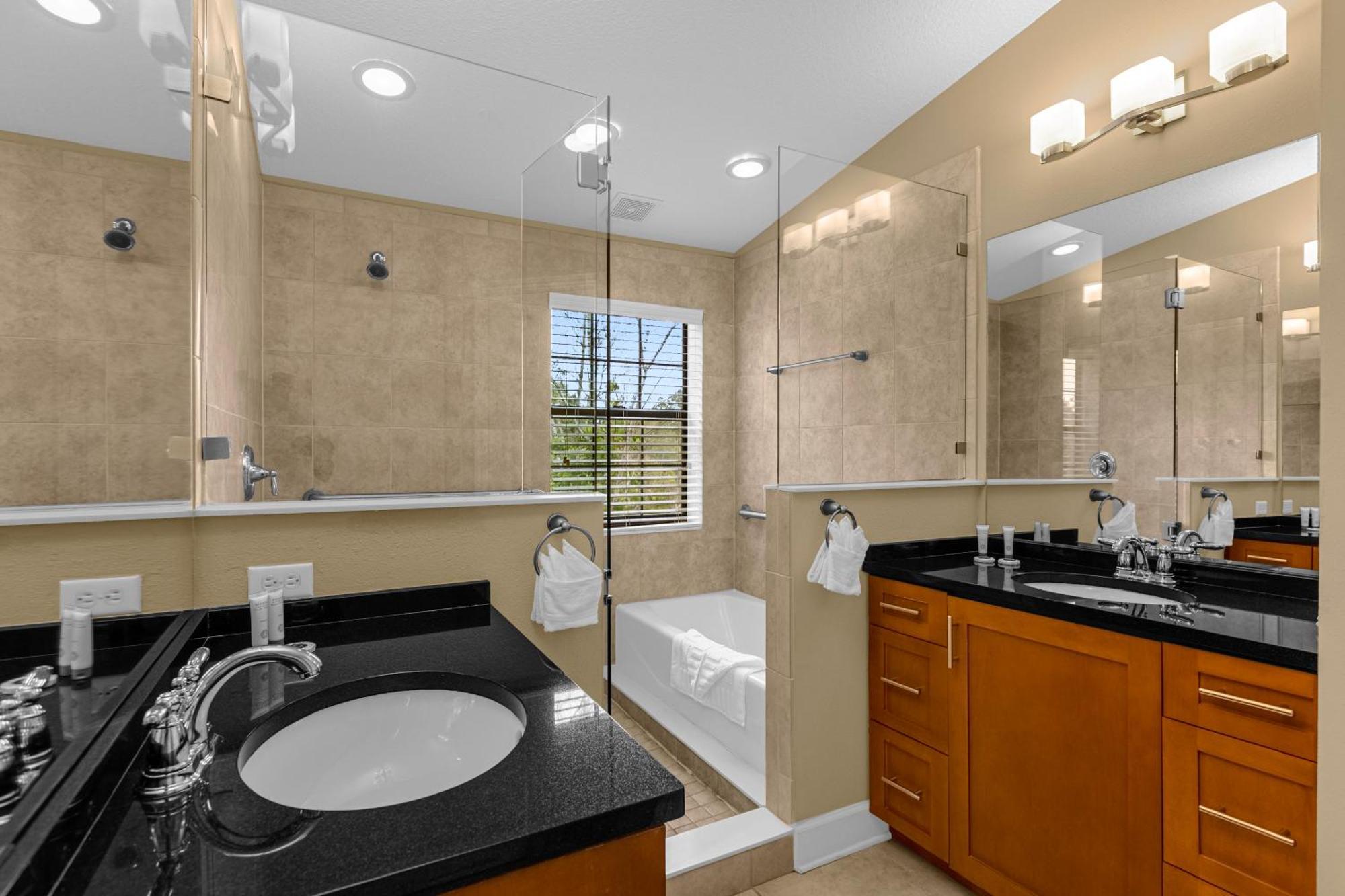 Cozy & Elegant 4Br Enchanted Townhouse - 1 Mile To Disney With Resort Pool, Gym, & Jacuzzi オーランド エクステリア 写真