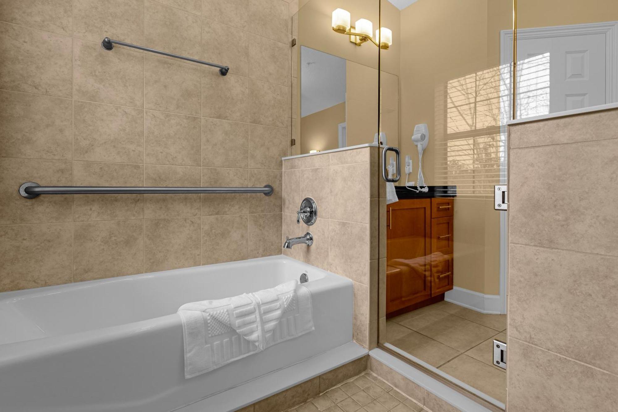 Cozy & Elegant 4Br Enchanted Townhouse - 1 Mile To Disney With Resort Pool, Gym, & Jacuzzi オーランド エクステリア 写真
