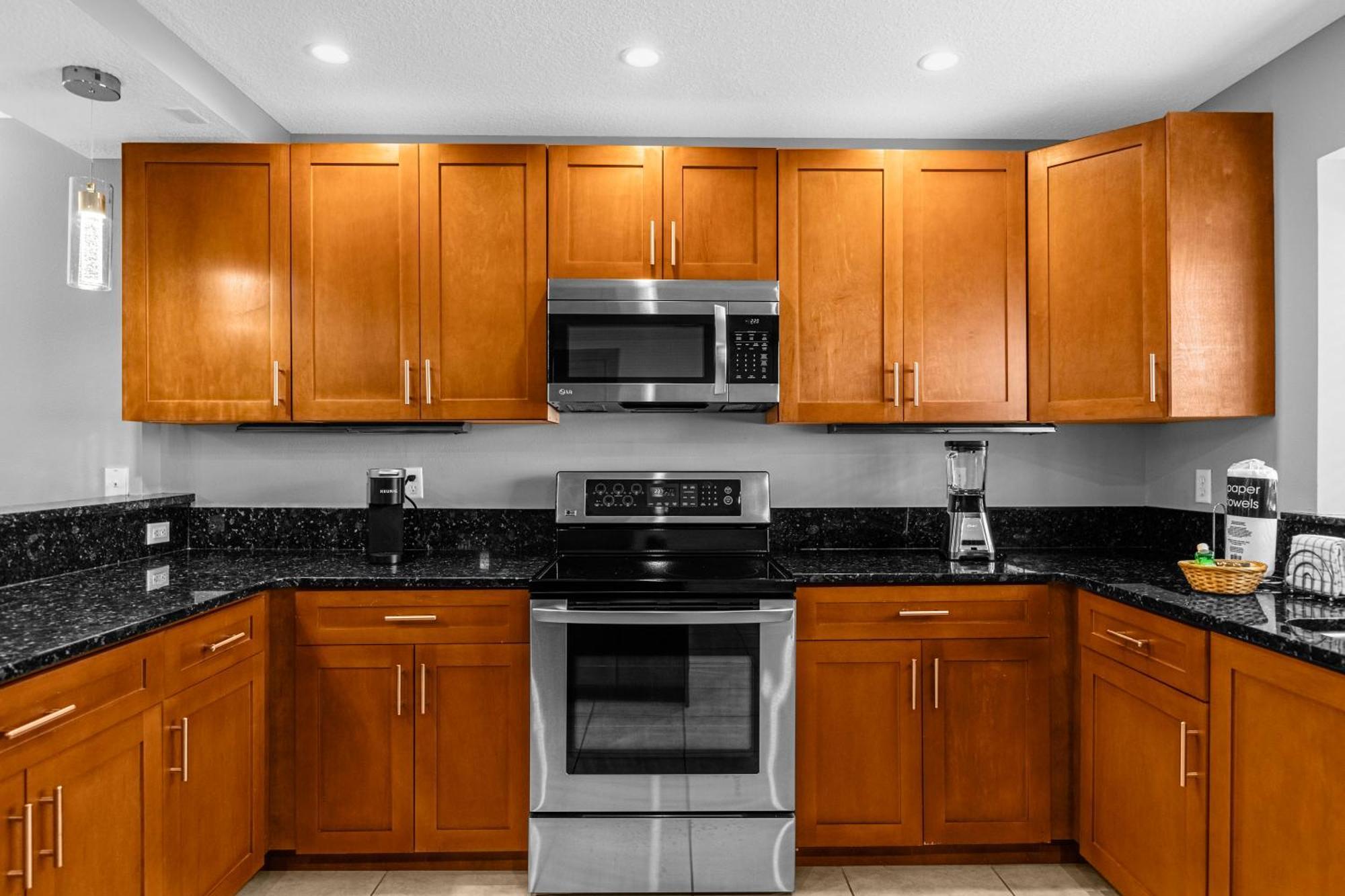 Cozy & Elegant 4Br Enchanted Townhouse - 1 Mile To Disney With Resort Pool, Gym, & Jacuzzi オーランド エクステリア 写真